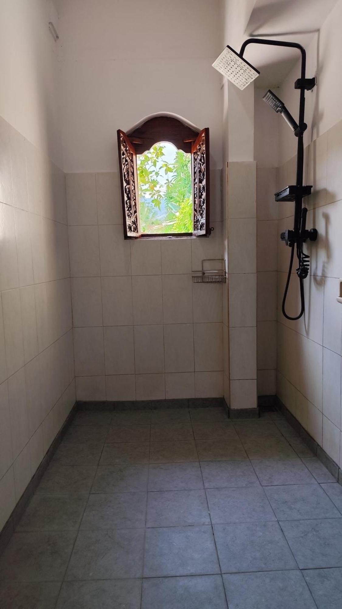 Keyani Bungalows Lovina Exteriör bild
